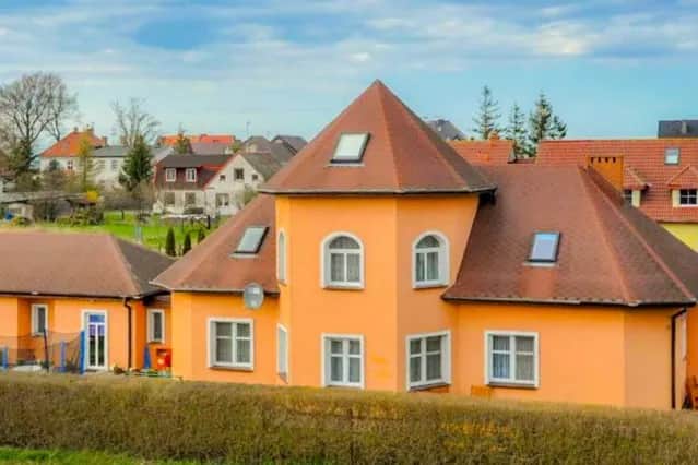 Letni Dworek Sarbinowo: Idealne rodzinne wakacje nad morzem?