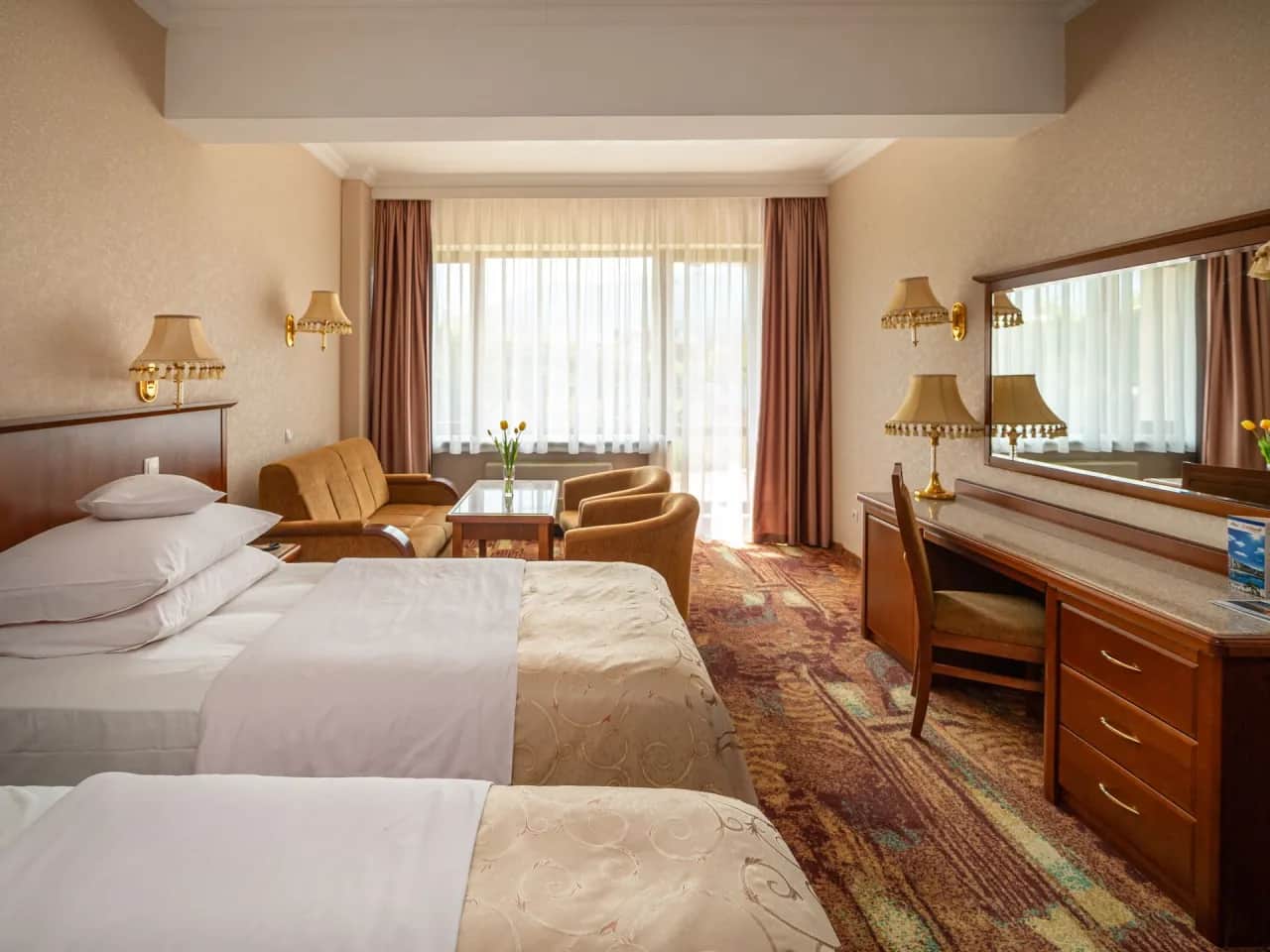 Koszty noclegu w Gołębiewskim: Jak zaplanować budżet i oszczędzić?