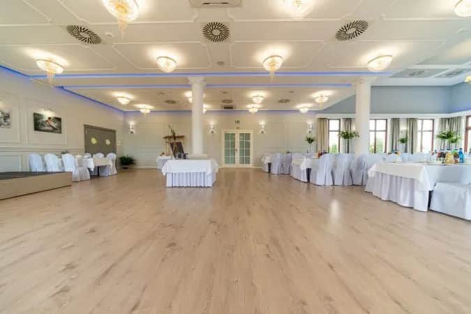 Dworek Czardasz Strzebielino: Wesela, menu, noclegi, opinie Sprawdź!