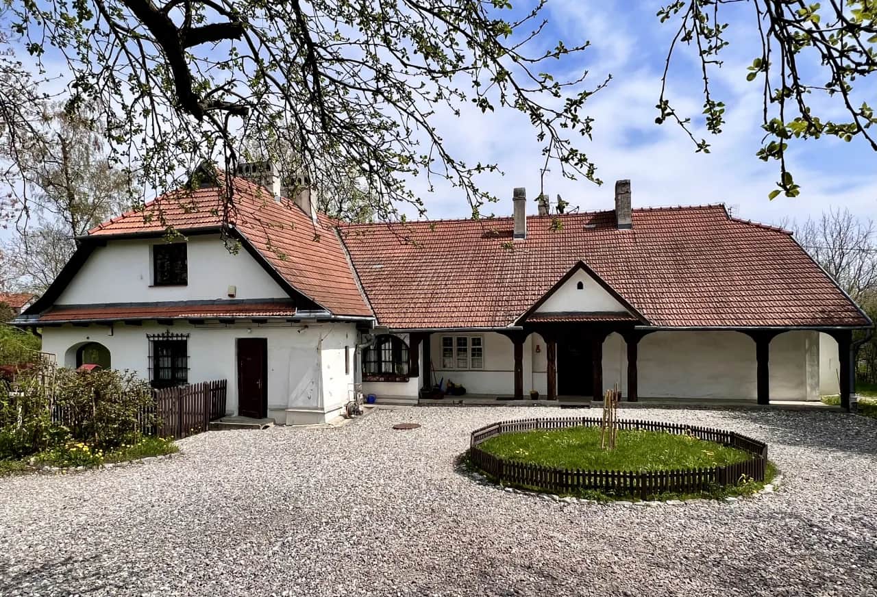 Rydlówka: Jak dworek w Bronowicach ożywia „Wesele” Wyspiańskiego?